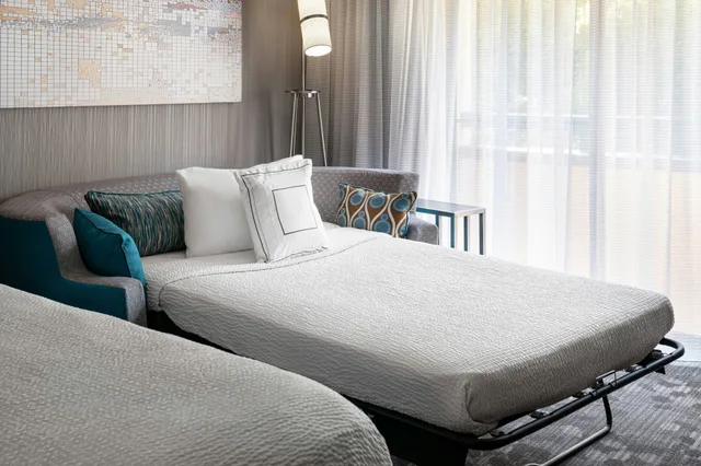 Room, Courtyard by Marriott San Jose Cupertino 2/5