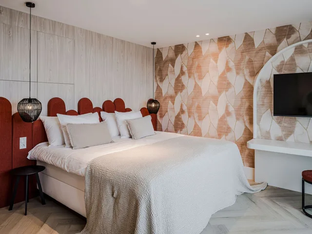 Deluxe, Family, King Bed, 4 Bunk Beds, Van Der Valk Hotel Dordrecht 1/2