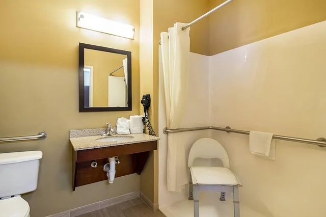 Suite, King Bed, Sofa, Accessible, MainStay Suites Fargo - I-94 Medical Center 6/6