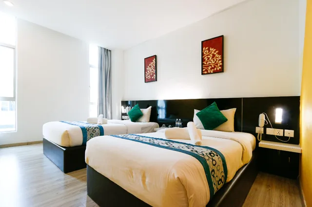غرفة ديلوكس بسريرين منفصلين، Swing & Pillows at Golden Roof Hotel Ampang, Ipoh 2/2