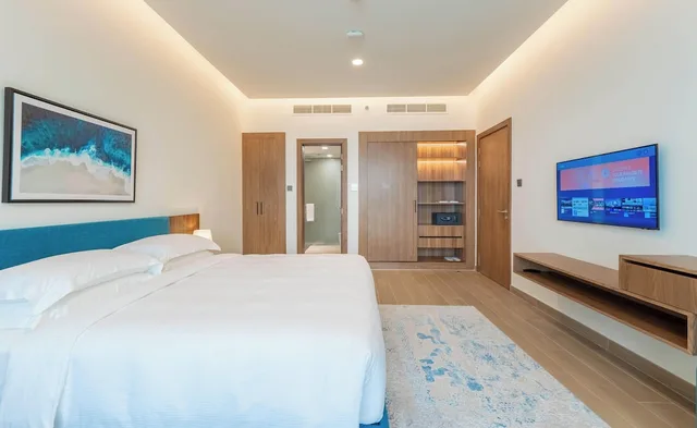 شقة بسرير كينج بغرفة نوم واحدة، Beach Bay Hotel Mirfa, Edge by Rotana 1/7