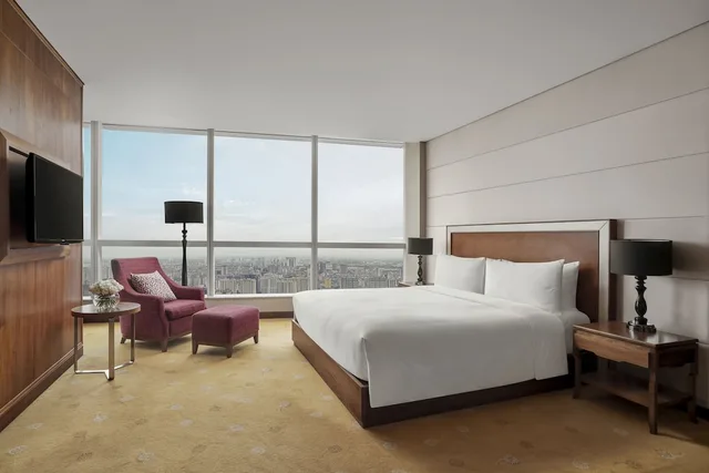 جناح جونيور بسرير كينج مع دخول صالة النادي، Intercontinental Hanoi Landmark 1/2