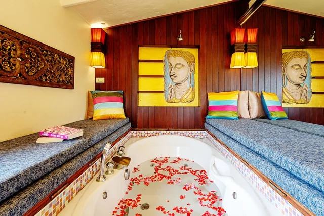 استوديو بسرير كينج بجاكوزي، Sandalwood Luxury Villas Koh Samui 10/11