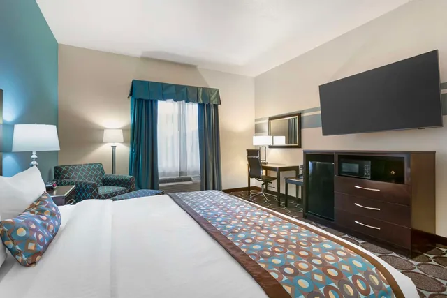 غرفة بسرير كينج لذوي الإعاقة، Best Western Sonora Inn & Suites 1/3