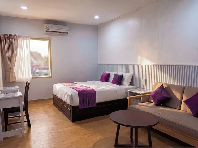 غرفة ديلوكس بثلاثة أسرّة، Sri Krungthep Hotel 4/8