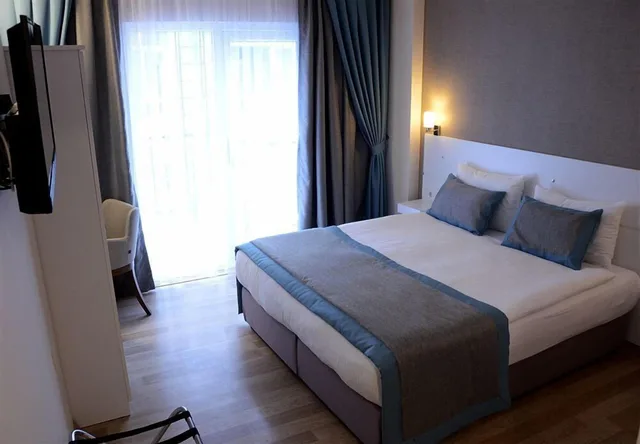 Standard, Double Bed, Parion House Hotel 3/8