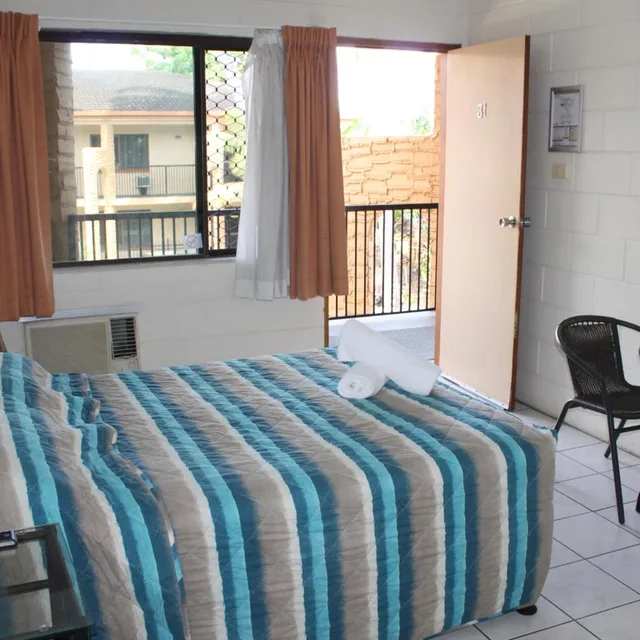 Motel، Oasis Inn Apartments 4/8