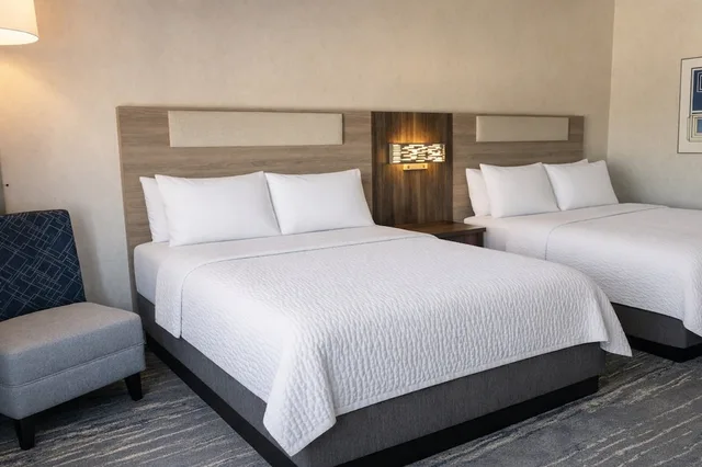 غرفة قياسية بسريرين كوين، Holiday Inn Express Hotel Amp Suites Timmins 1/4
