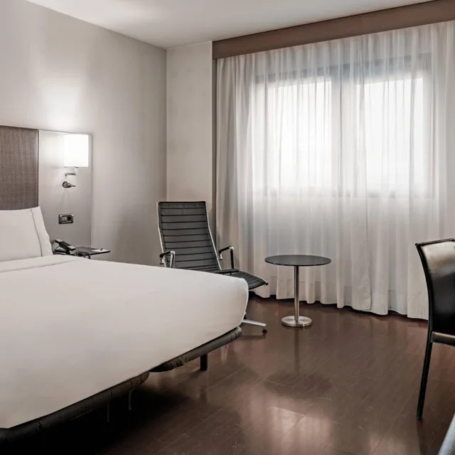 غرفة قياسية بسرير كوين، Ac Hotel Porto 6/8