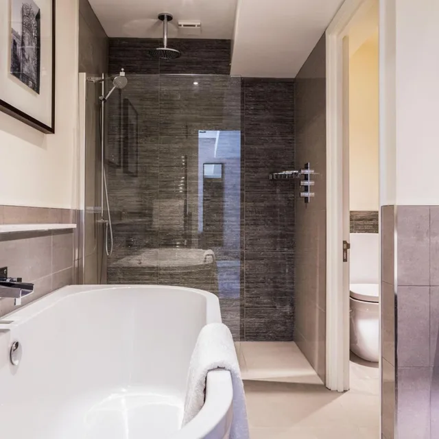جناح جونيور، Minster Mill Hotel and Spa 6/7