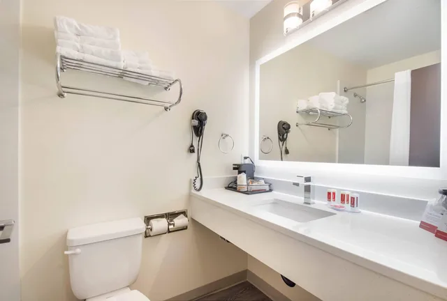 غرفة بسريرين كوين، Econo Lodge Umatilla Columbia River Area 5/5