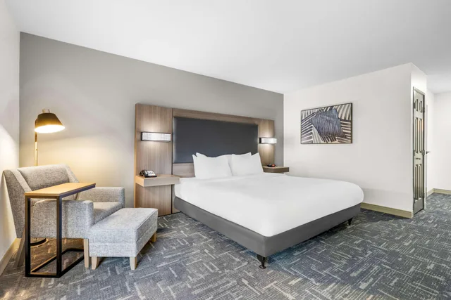 غرفة بسرير كينج لذوي الإعاقة، Best Western Acadia Hotel 2/6