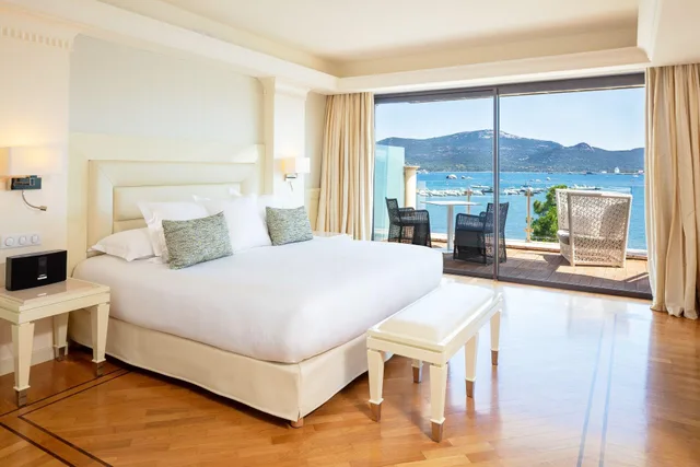 جناح فاخر بإطلالة على البحر بشرفة، Hotel Don Cesar 1/5