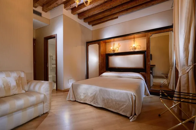 غرفة عائلية مع أريكة، Hotel Paganelli Venice 6/10