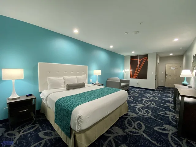 غرفة بسرير كينج للمدخنين، Americas Best Value Inn Houston Willowbrook 1/1
