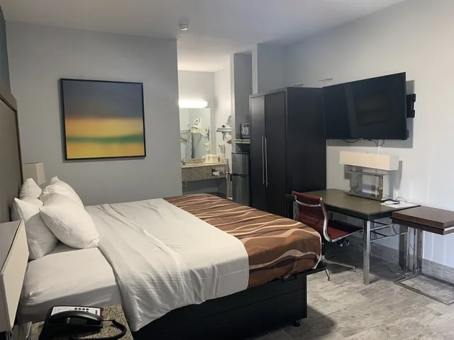 غرفة قياسية بسرير كينج بجاكوزي، Best Western Magnolia 2/7