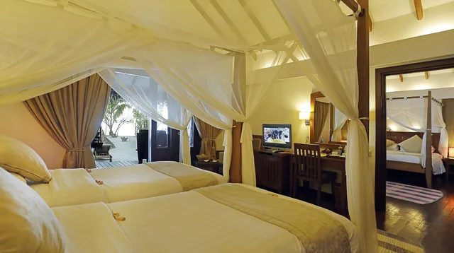 BEACH VILLA (SEMI DETACHED)-Transfer Excluded، Medhufushi Island Resort 2/4