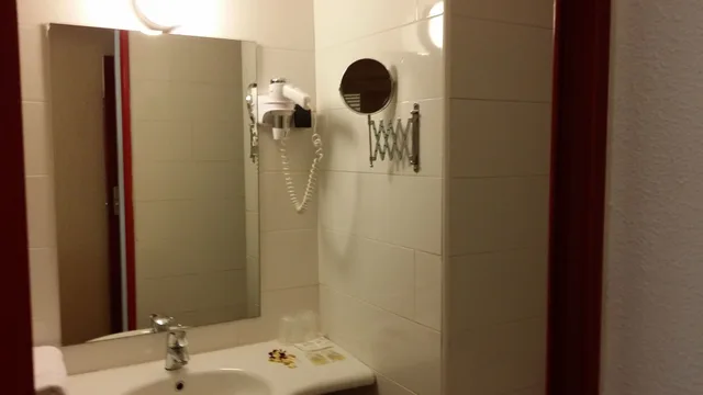 Room, Quadruple, 2 Double Beds, Euro Hotel Paris Creteil 3/3