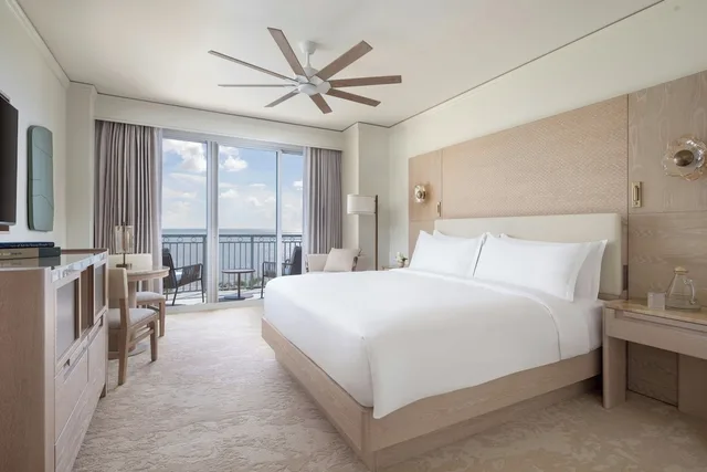 Club, King Bed, Ocean Front, The Ritz Carlton Key Biscayne 1/7