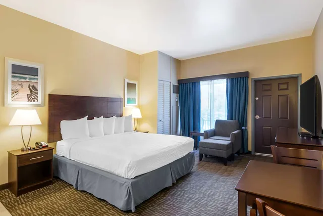 غرفة بسرير كينج بمطبخ، Best Western Naples Plaza Hotel 2/4