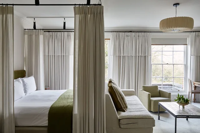 Deluxe, Mansion, King Bed، THE GROVE 1/3