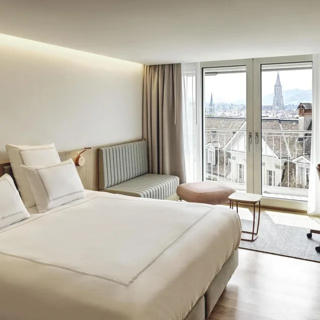 Swiss Advantage, King Bed, Balcony، Swissotel Kursaal Bern 1/8