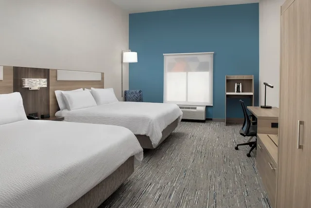 غرفة قياسية بسريرين كينج لذوي الإعاقة، Holiday Inn Express Hoteland Suites Knoxville-Clinton 1/3