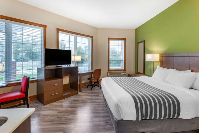 غرفة قياسية بسرير كينج بمطبخ، Best Western Kincardine 4/10