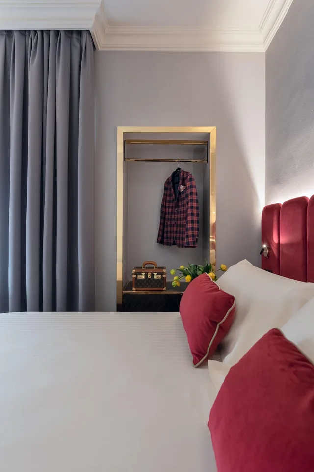 Basic, Double Bed, Milano 2/4