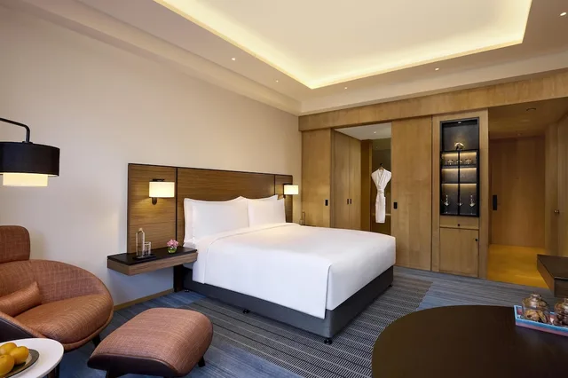 غرفة ديلوكس بسرير كينج، Grand Hyatt Mumbai Hotel and Residences 5/8