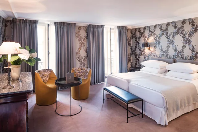 Prestige, Queen Bed, Street Side View، HOTEL DU DANUBE SAINT GERMAIN 1/1