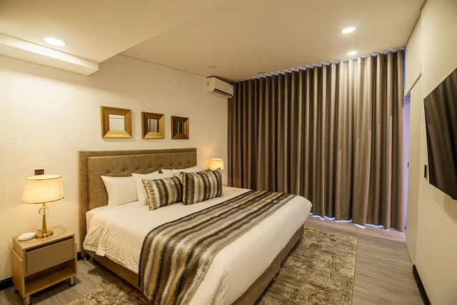 شقة بانورامية بسرير كينج وسرير كوين بإطلالة على المدينة بشرفة، First Class Hotel 1/5