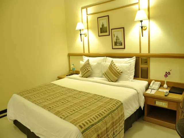 غرفة تنفيذية بسريرين منفصلين، Aditya Park A Sarovar Portico Hotel 2/2