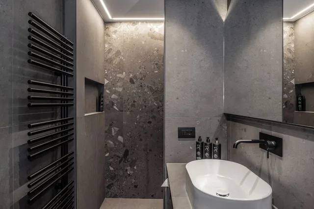 Nature Living, 1 King and 1 Single Beds, Hotel Palace Ravelli 5/7