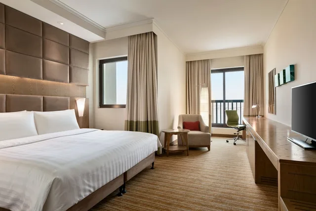 Traders, Club, Deluxe, Twin Beds، Traders Hotel, Qaryat Al Beri, Abu Dhabi 1/6