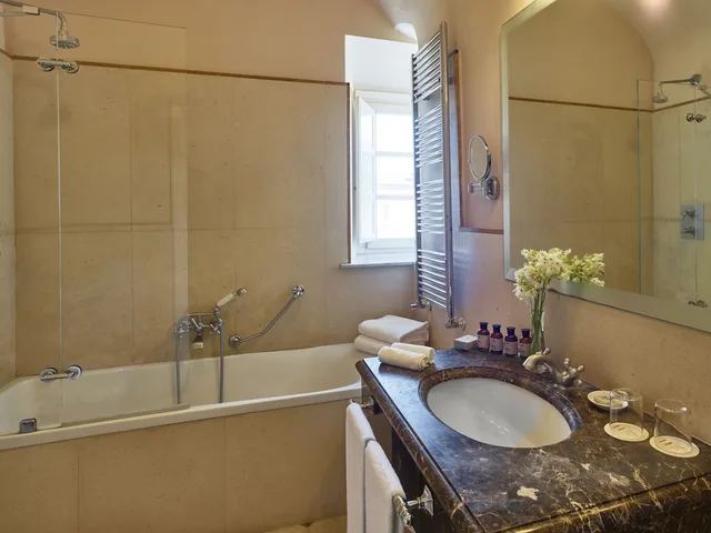 غرفة سوبيريور بسرير مزدوج، Bagni di Pisa Palace & Thermal Spa 3/3