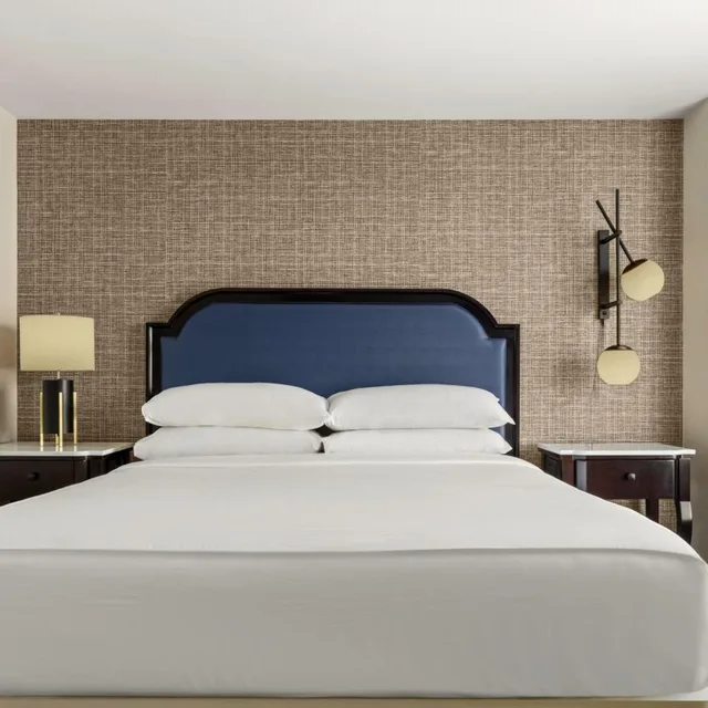 1 Bedroom, 2 Rooms, Suite, King Bed, Sofa, High Floor, Concierge Level، Sheraton Suites Galleria Atlanta 2/6