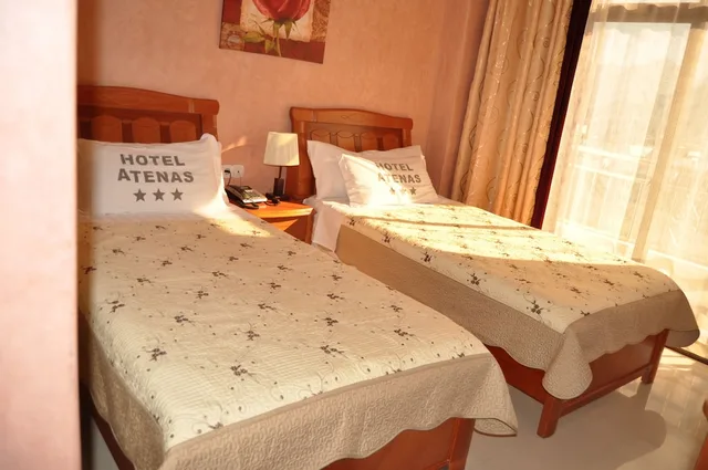 غرفة بسرير مزدوج أو سريرين منفصلين، HOTEL ATENAS 2/3