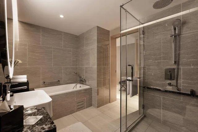 Menara, Deluxe, Twin Beds, Sofa، Renaissance Kuala Lumpur Hotel & Convention Centre 2/3
