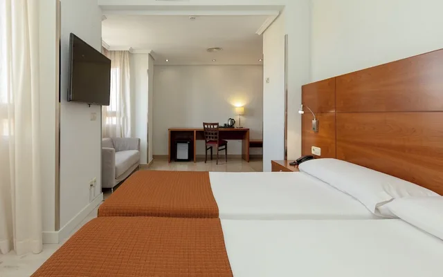 غرفة سوبيريور بسريرين منفصلين، Hotel Porcel Torre Garden 1/10