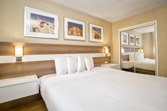 جناح بغرفتي نوم، Town Inn Suites 2/3