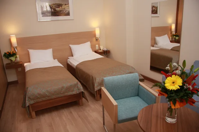 غرفة كومفورت ثلاثية بسرير فردي، Hotel Bristol Budapest 1/2