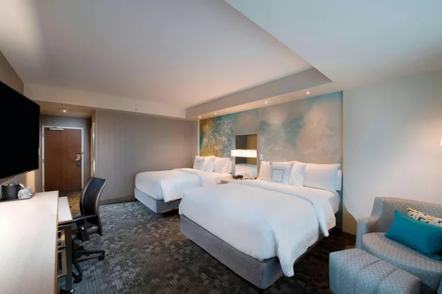 غرفة بسريرين كوين، Courtyard Atlanta Alpharetta Avalon Area 2/10