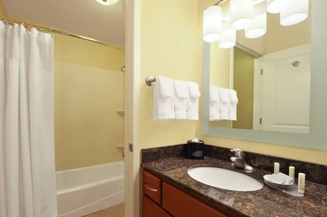 جناح بسرير كينج بغرفة نوم واحدة، Towneplace Suites St George 2/2