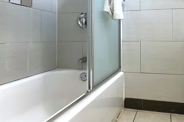 Room, Multiple Beds, Smoking، Robinhood Motel Anaheim West 7/7