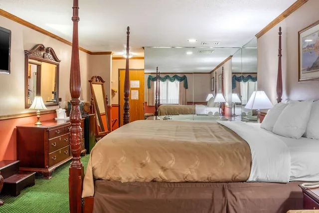 جناح بسرير كينج، Quality Inn & Suites Prairie Du Chien 1/4