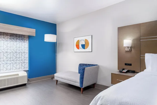 غرفة قياسية بسرير كينج لذوي الإعاقة، Holiday Inn Express & Suites Memphis Arpt Elvis Presley Blv 5/8