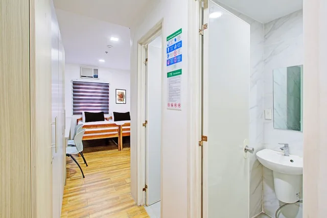 غرفة ديلوكس بسرير مزدوج، Collection O Metro Manila near University Belt formerly 1318 Residences 3/3