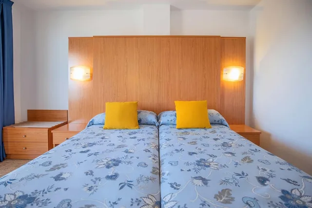 Family, 3 Beds, Sofa, Terrace, Hotel Servigroup Romana 1/7