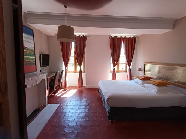 غرفة سوبيريور بسرير كوين، HOTEL CHATEAU DE PALAJA 4/5